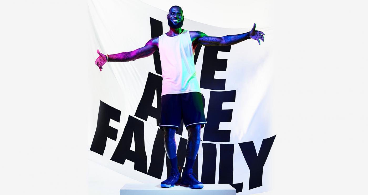 La Nike LeBron XVI "I Promise" soutient l'action caritative du King !